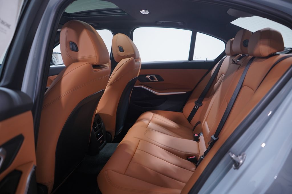 Thumbnail: 2026 BMW 3 Series - 9