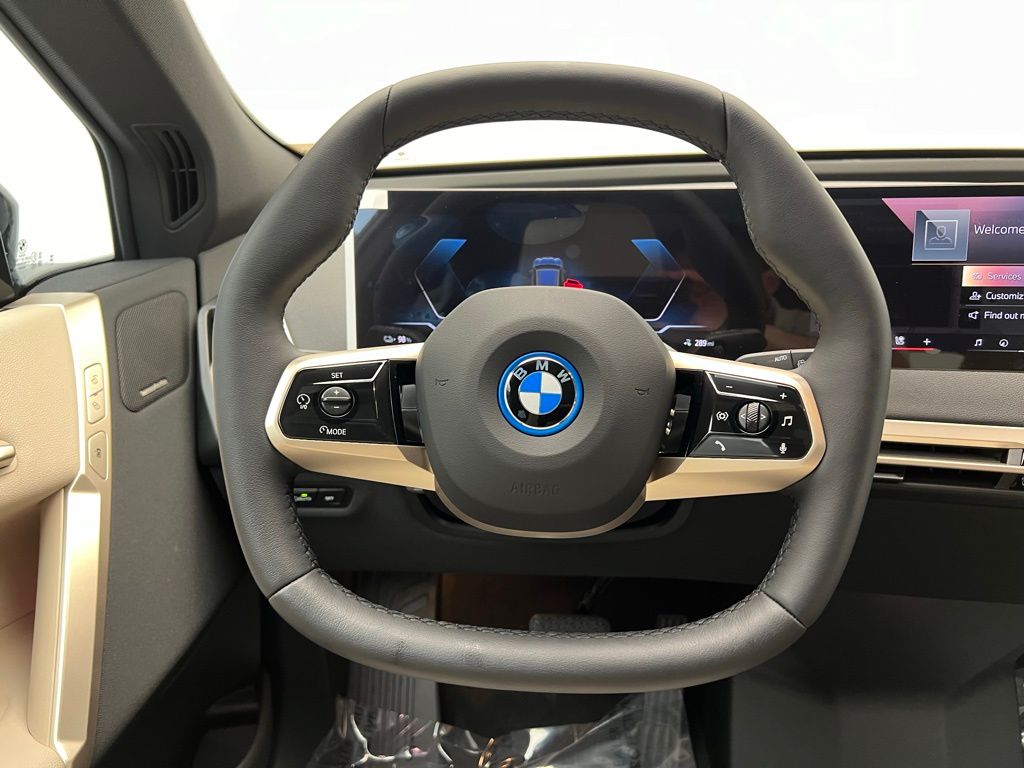 2025 BMW iX xDrive50 13