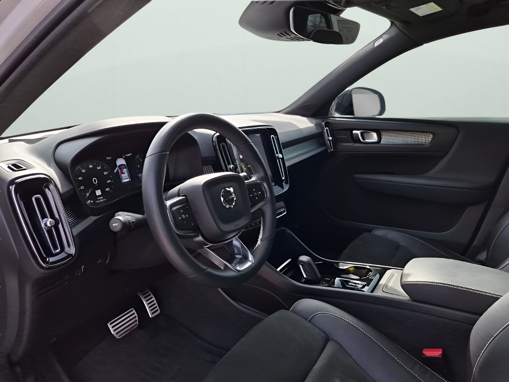 Used Car 2022 Volvo Xc40  R-design For Sale Under $25,000 In Austin, Texas