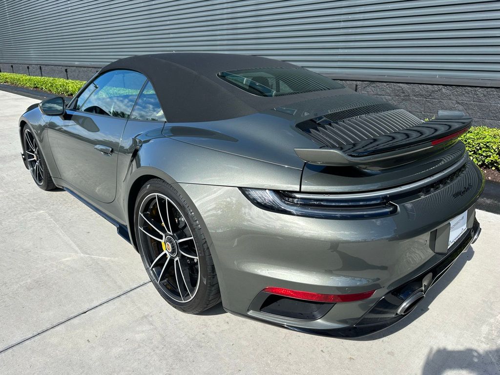 Thumbnail: 2023 Porsche 911 - 3