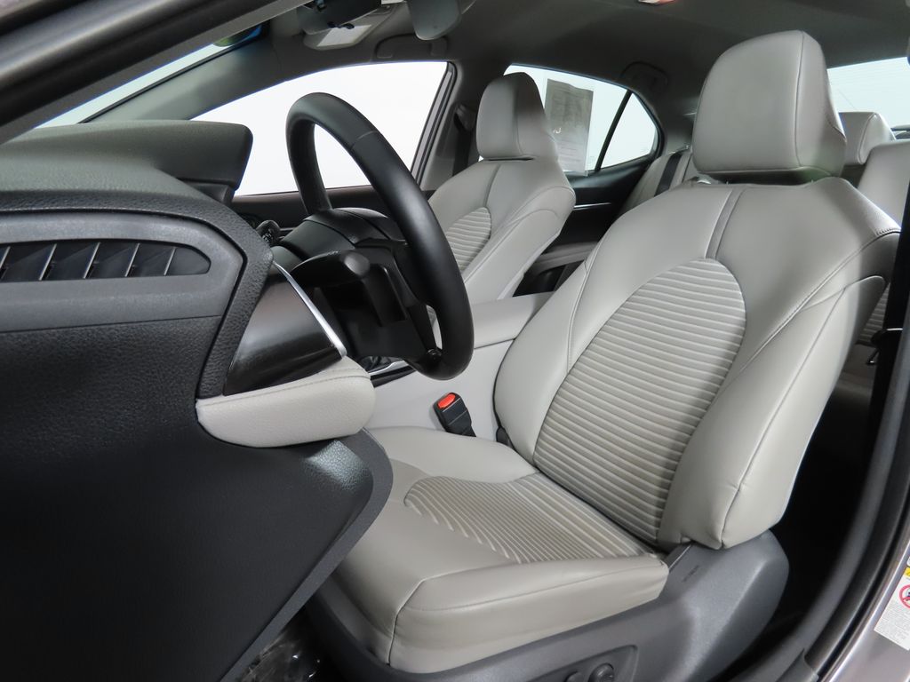 Thumbnail: 2018 Toyota Camry - 28