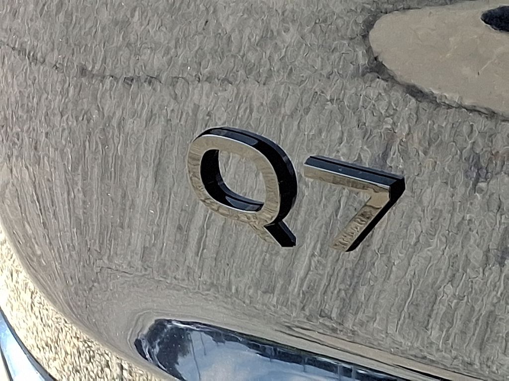 Thumbnail: 2026 Audi Q7 - 11