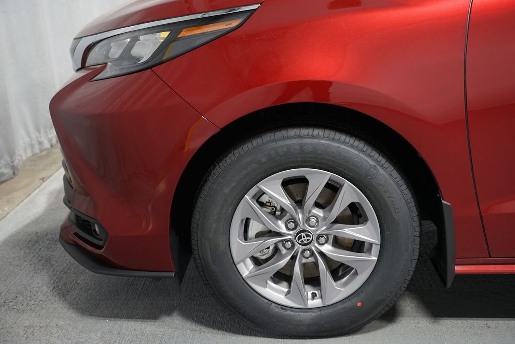 Thumbnail: 2026 Toyota Sienna - 5