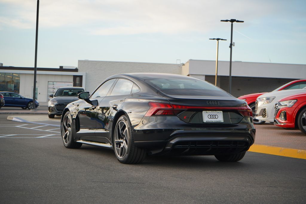 2024 Audi RS e-tron GT Base 6