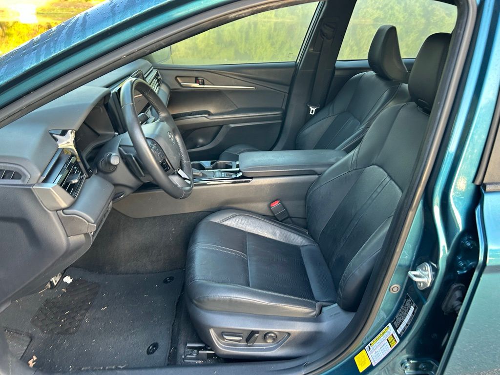 Thumbnail: 2025 Toyota Camry - 15