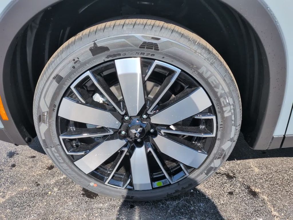 New 2026  Mitsubishi SE image 13