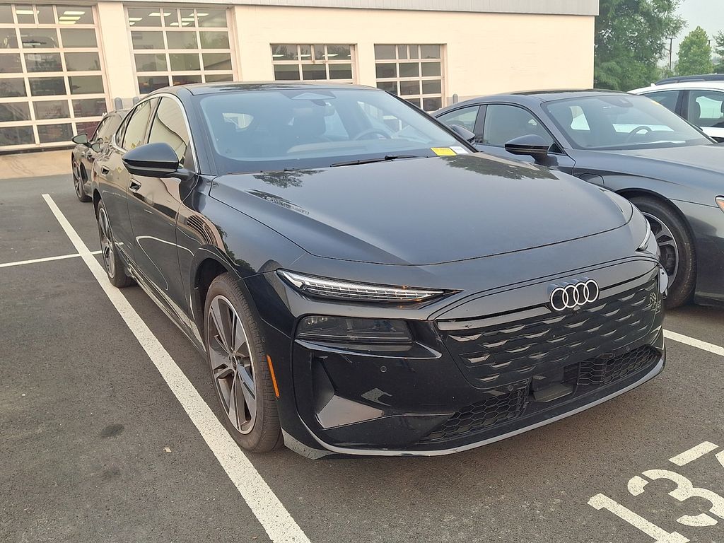 Thumbnail: 2025 Audi e-tron S - 3