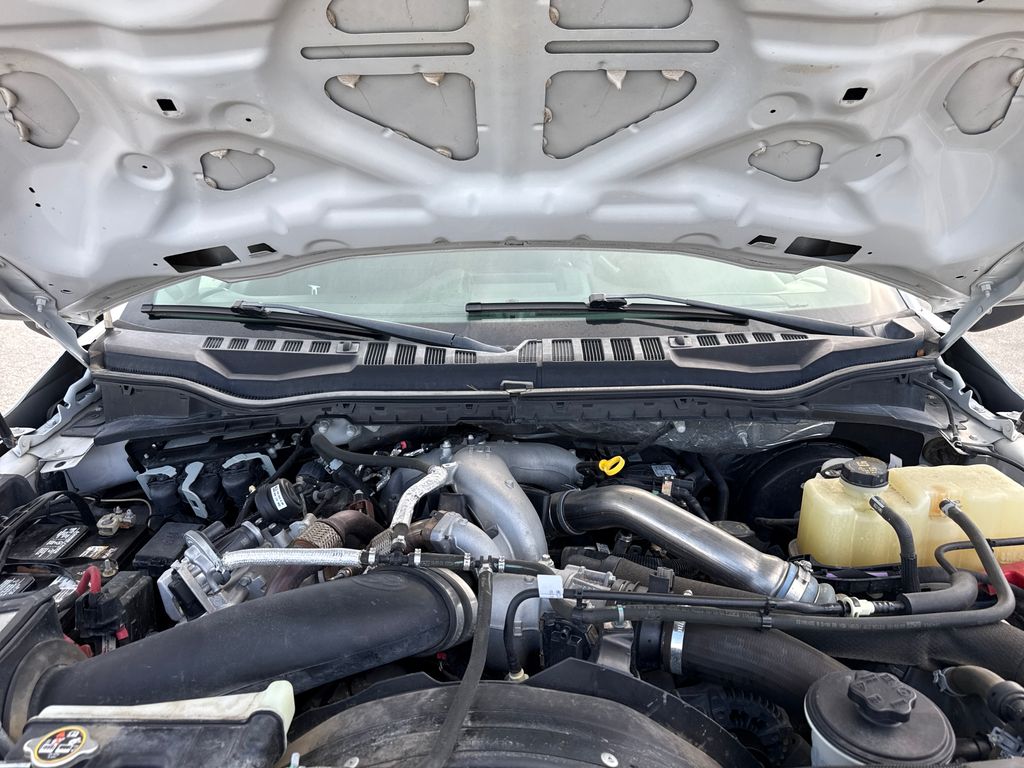 Used 2022 White Ford XLT image 33