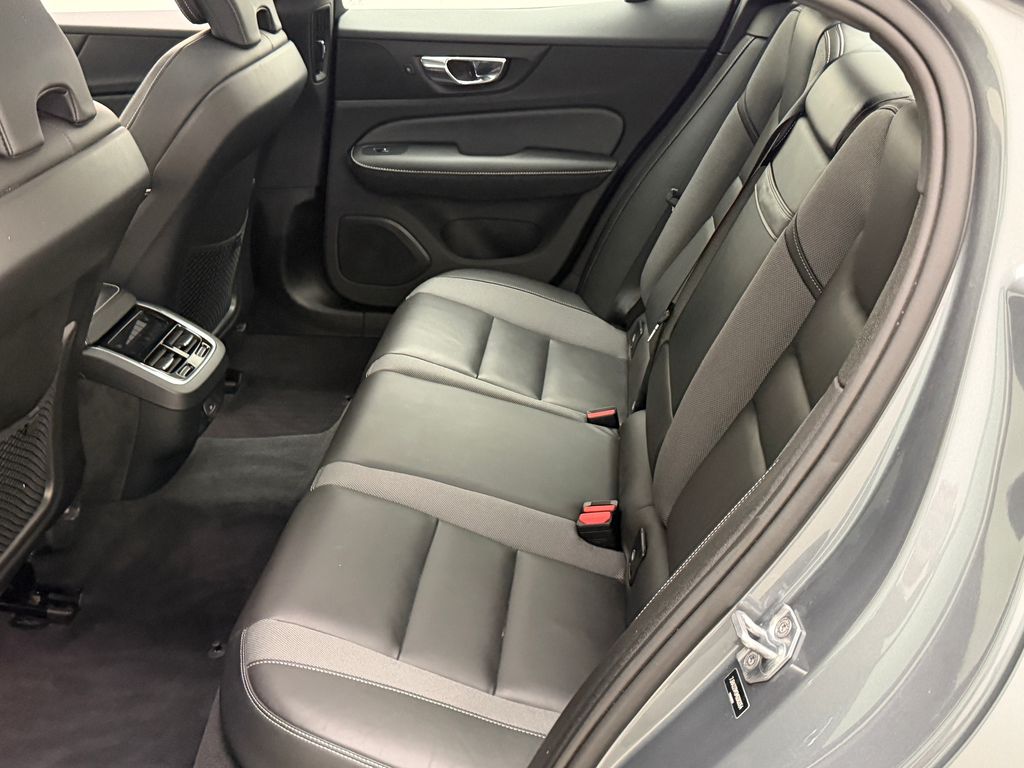 Thumbnail: 2021 Volvo S60 - 16