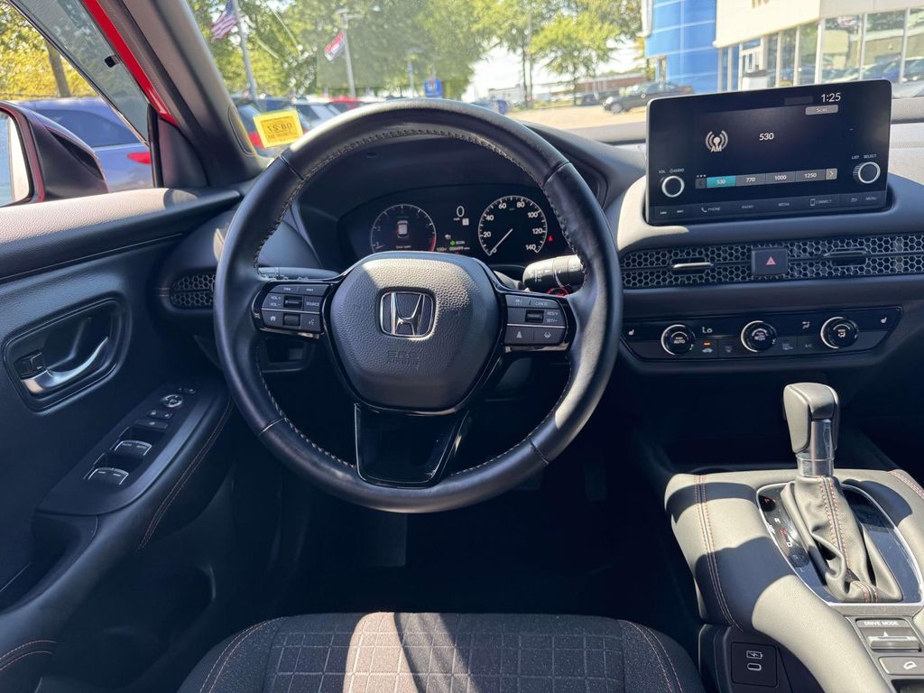 Used 2025 Honda HR-V SUV
