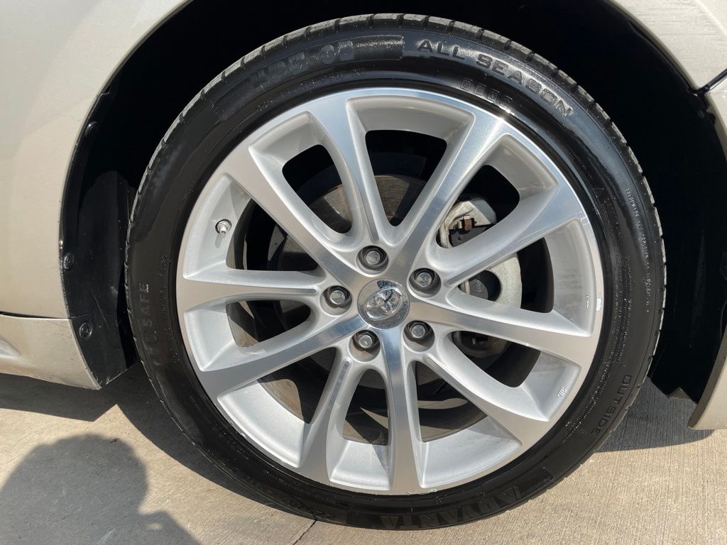 Used Car 2013 Toyota Avalon  Limited For Sale Under $15,000 In Georgetown, Texas