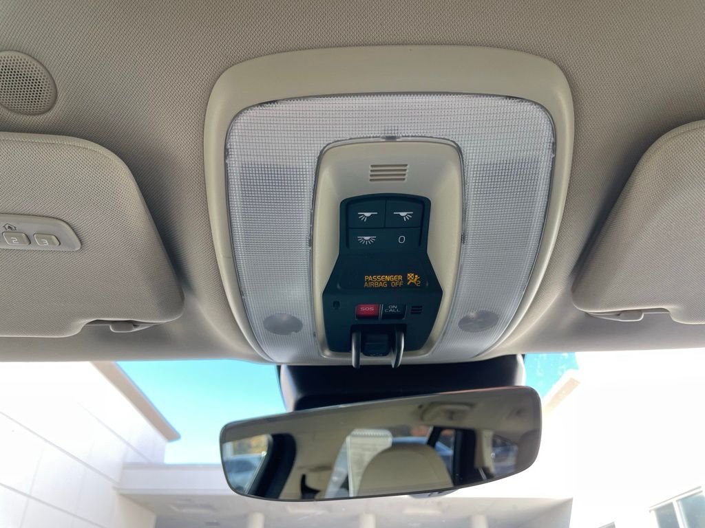 Thumbnail: 2016 Volvo V60 - 16