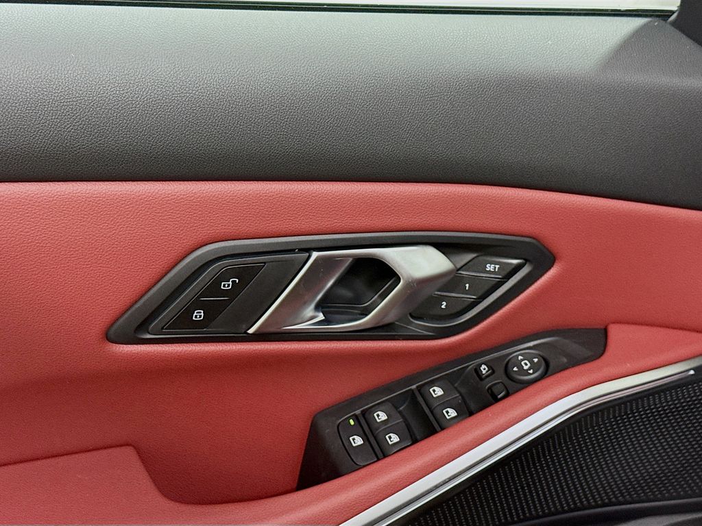 Thumbnail: 2026 BMW 3 Series - 3