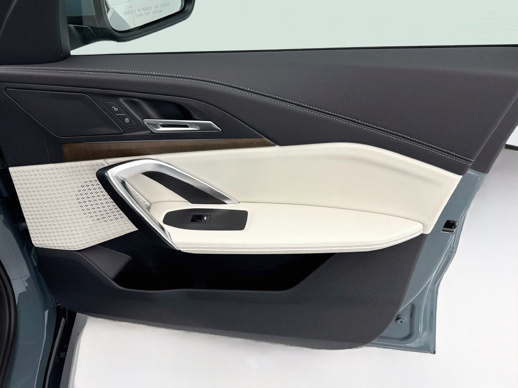 Thumbnail: 2027 BMW X1 - 24