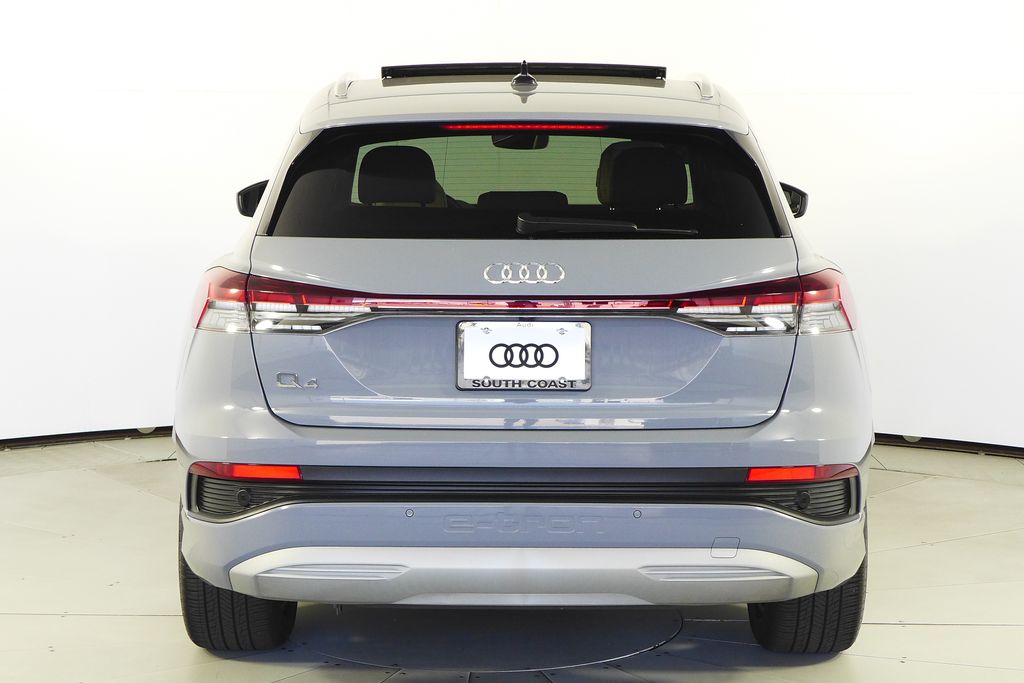 Thumbnail: 2023 Audi Q4 e-tron - 8