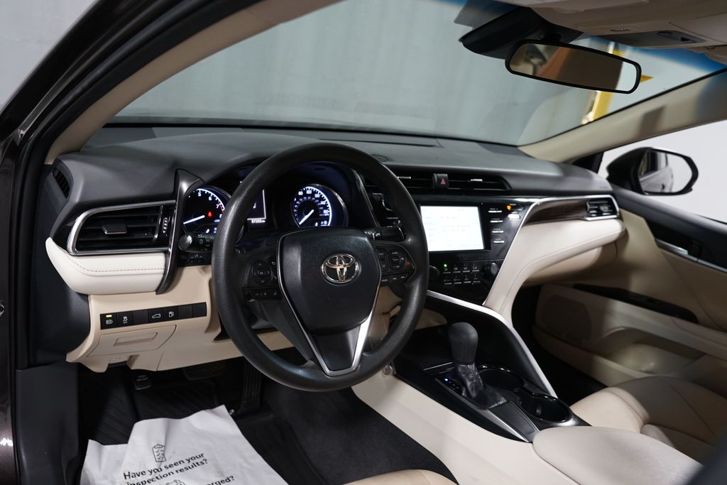 Thumbnail: 2018 Toyota Camry - 11