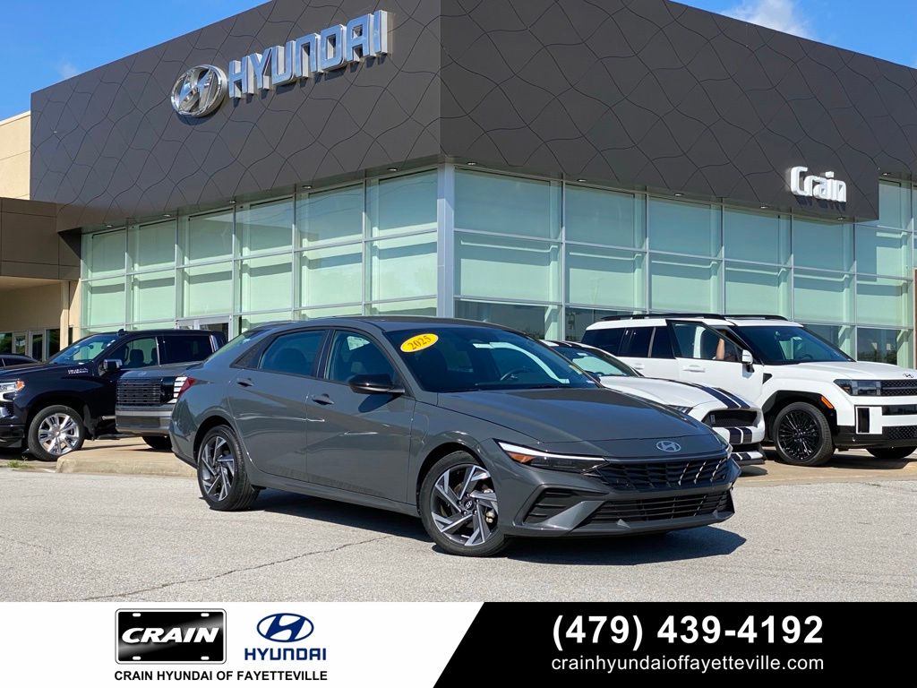 Gray 2025 Hyundai Elantra Sedan Front-Wheel Drive Continuously Variable Transmission