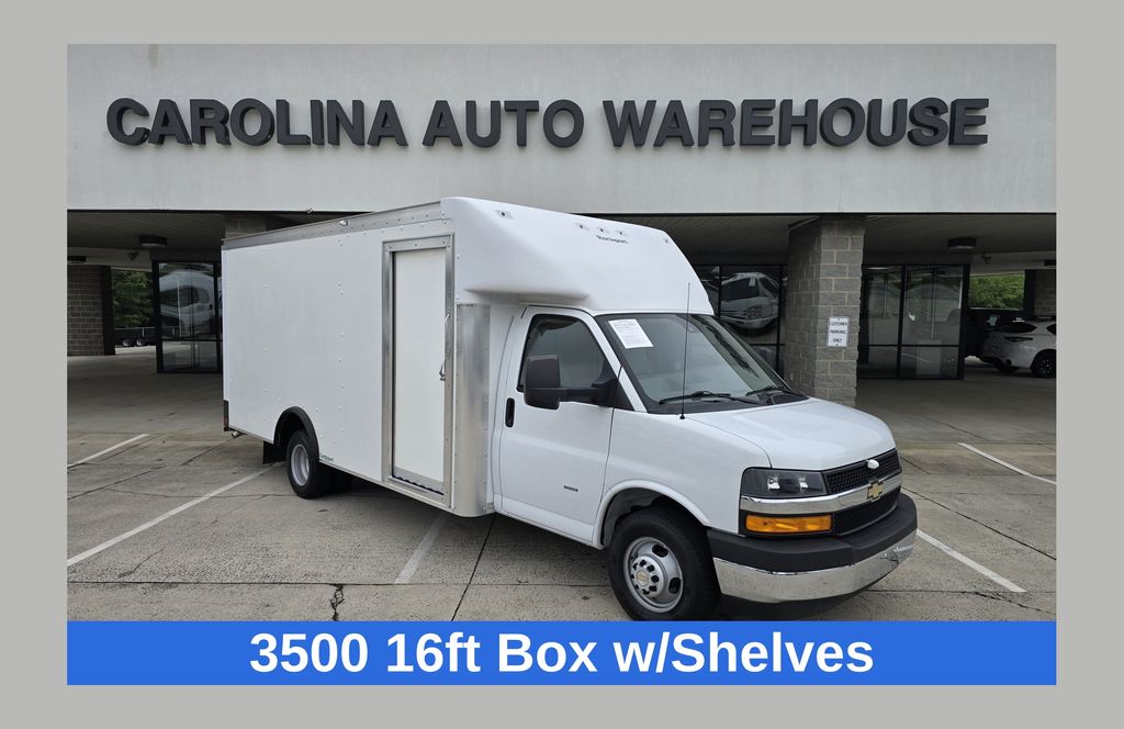 Summit White 2022 Chevrolet Express Chassis Van Rear-Wheel Drive 6-Speed Automatic Overdrive
