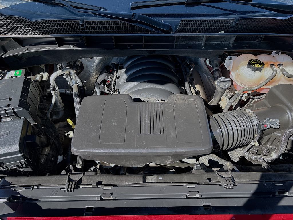 Used 2021 Red GMC AT4 image 30