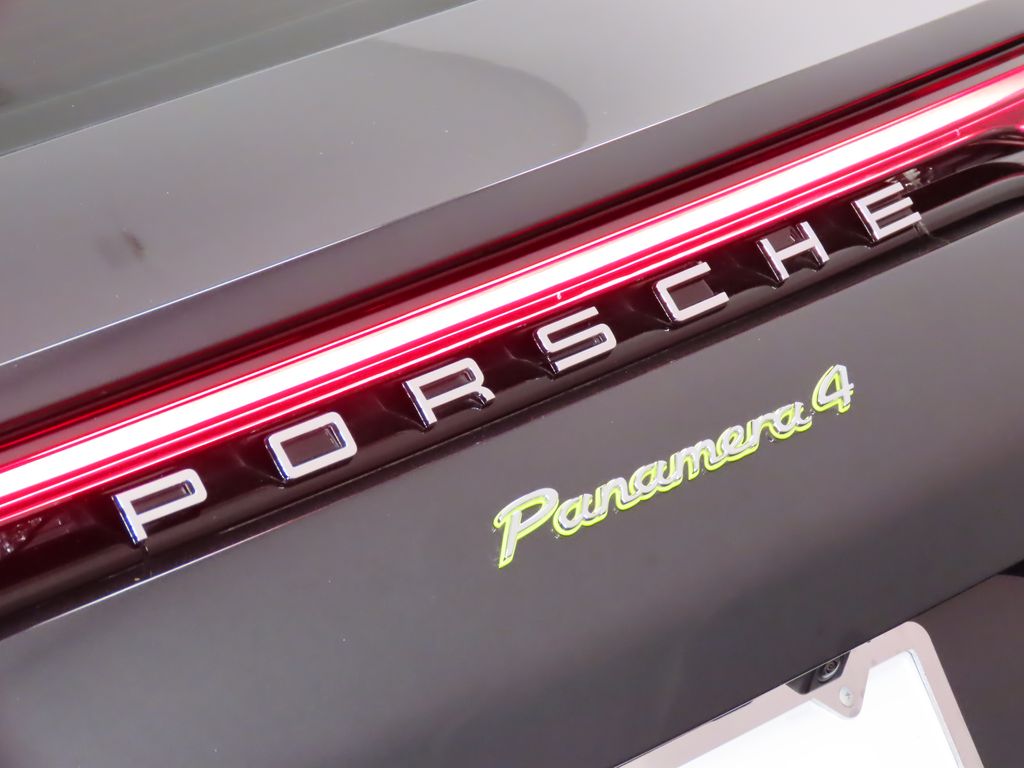 2022 Porsche Panamera E-Hybrid 4 9