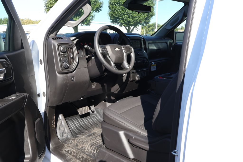 Thumbnail: 2026 Chevrolet Silverado 1500 - 12