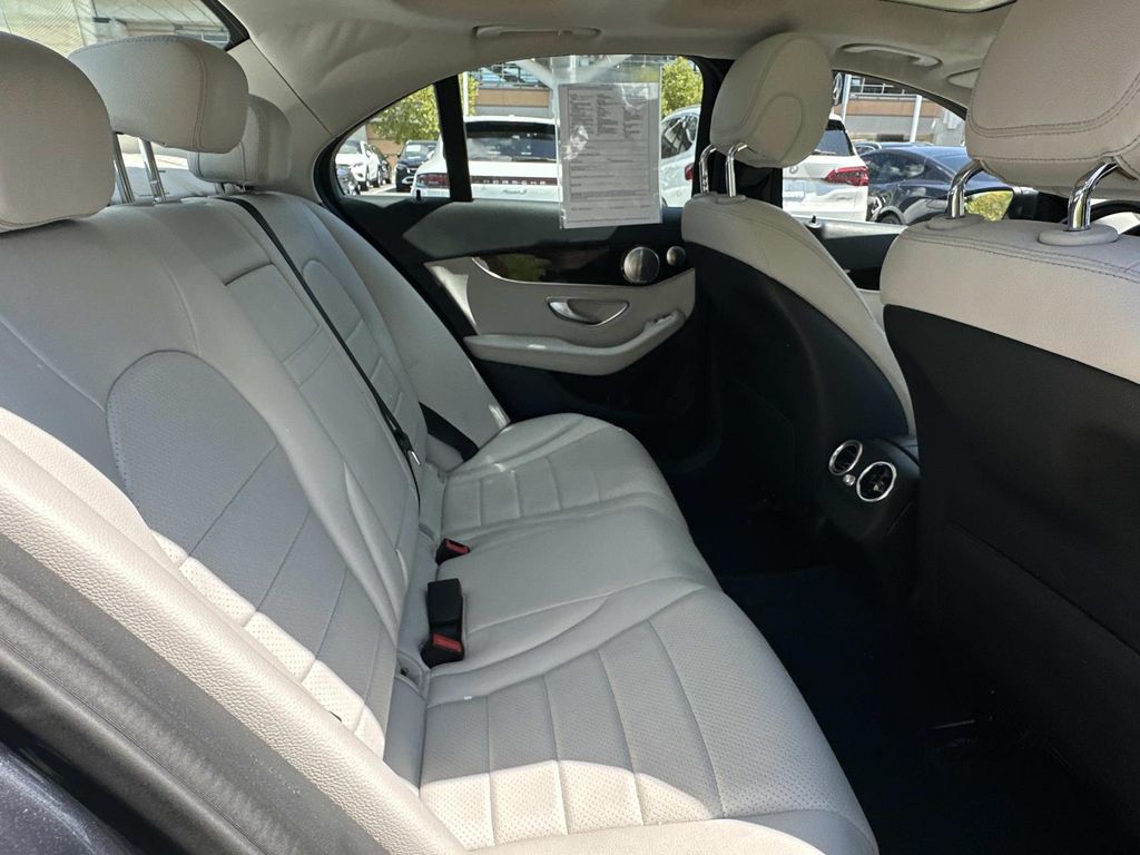 Thumbnail: 2016 Mercedes-Benz C-Class - 12
