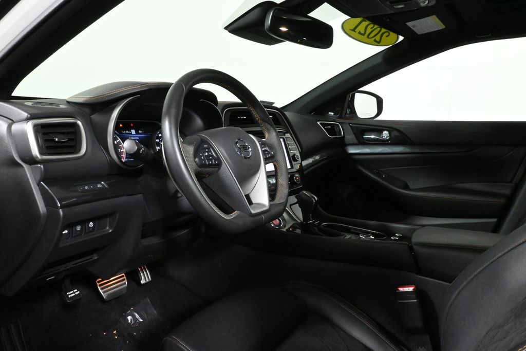 2021 Nissan Maxima SR 15