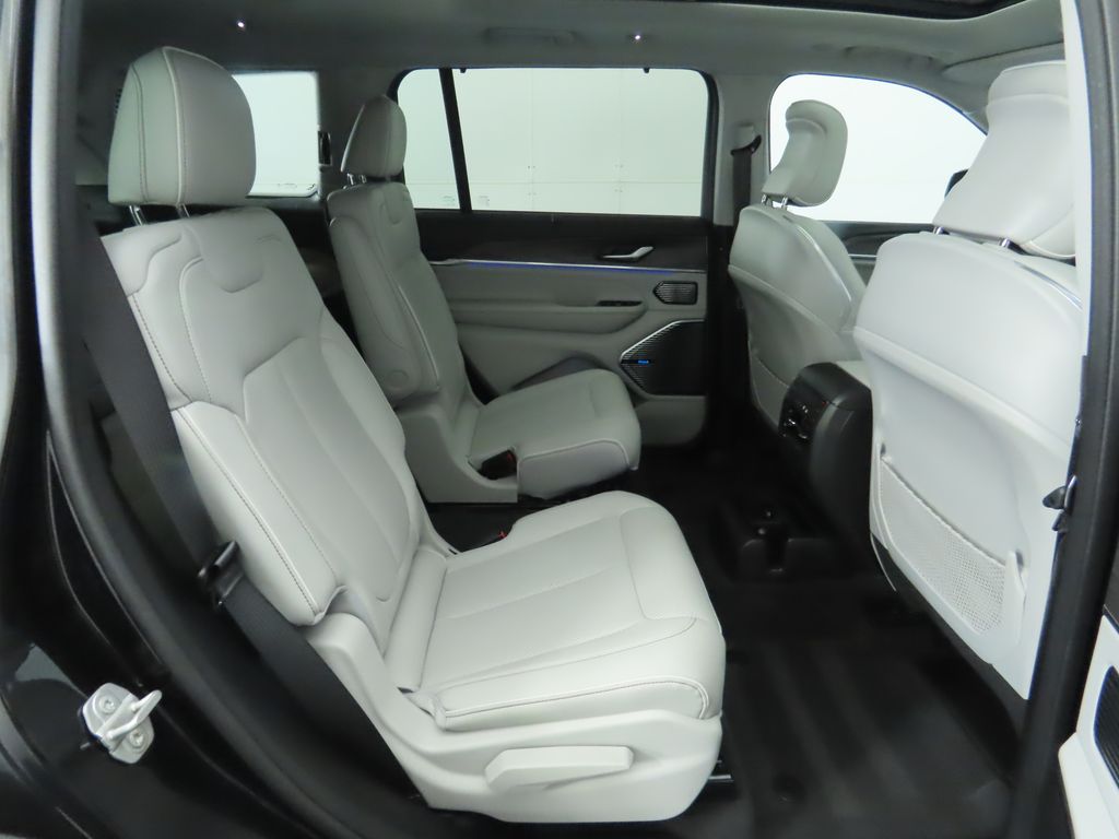 Thumbnail: 2021 Jeep Grand Cherokee L - 23