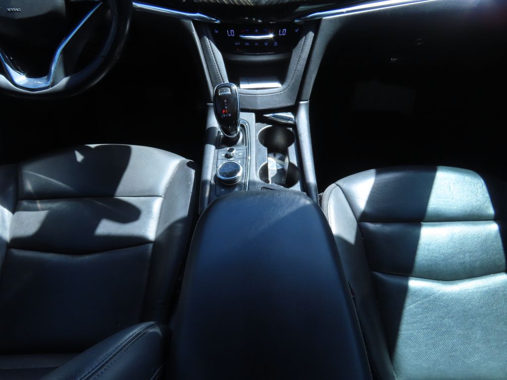 Thumbnail: 2020 Cadillac XT6 - 9