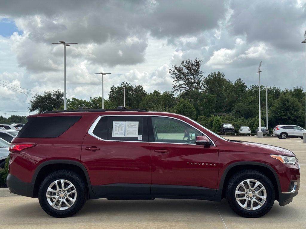 2020 Chevrolet Traverse LT Red at Community Kia
