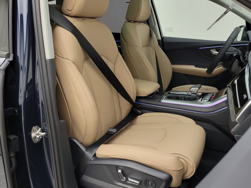 Thumbnail: 2026 Audi Q7 - 15