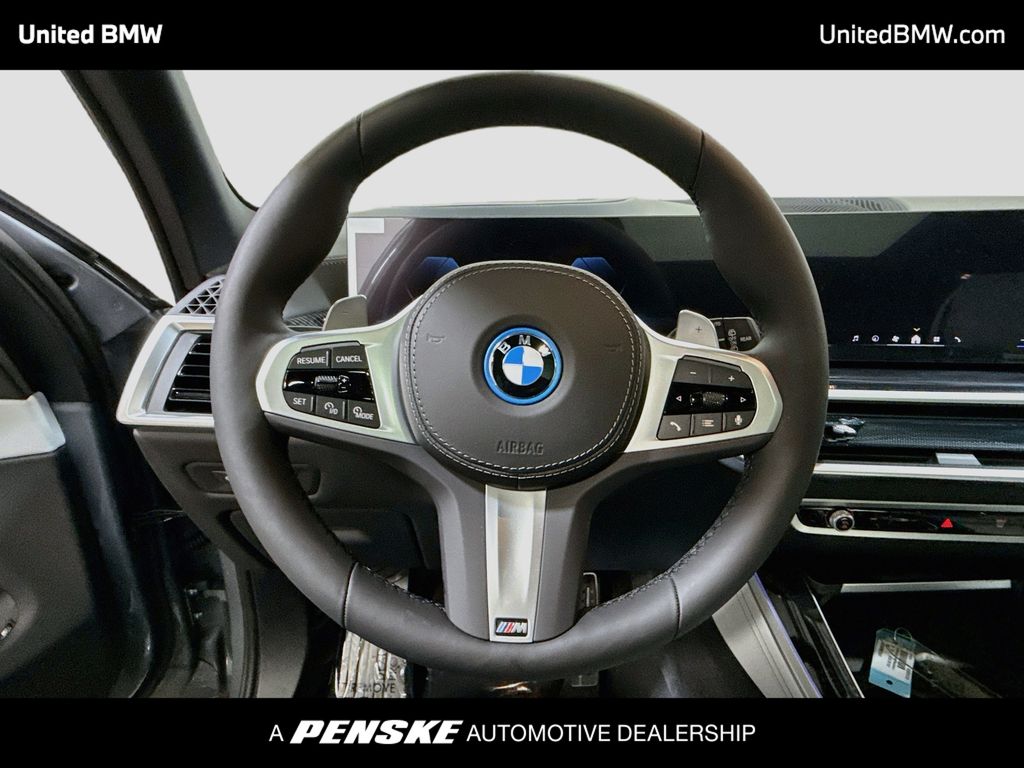 Thumbnail: 2026 BMW X5 - 13