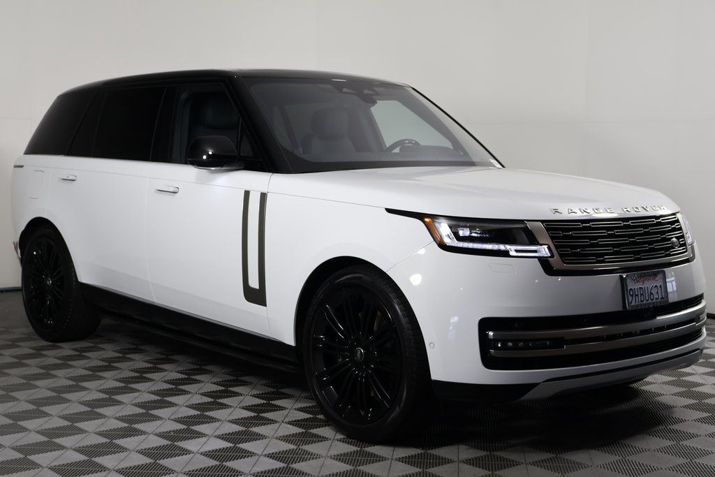 Thumbnail: 2023 Land Rover Range Rover - 3