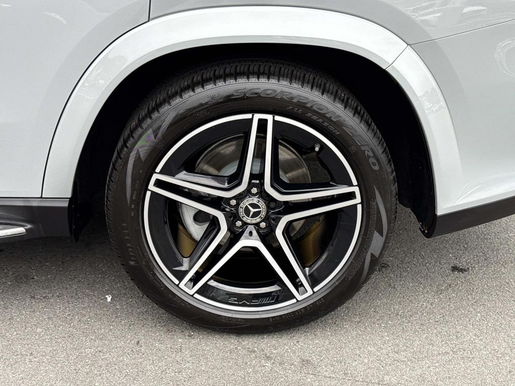 Thumbnail: 2025 Mercedes-Benz GLS - 15