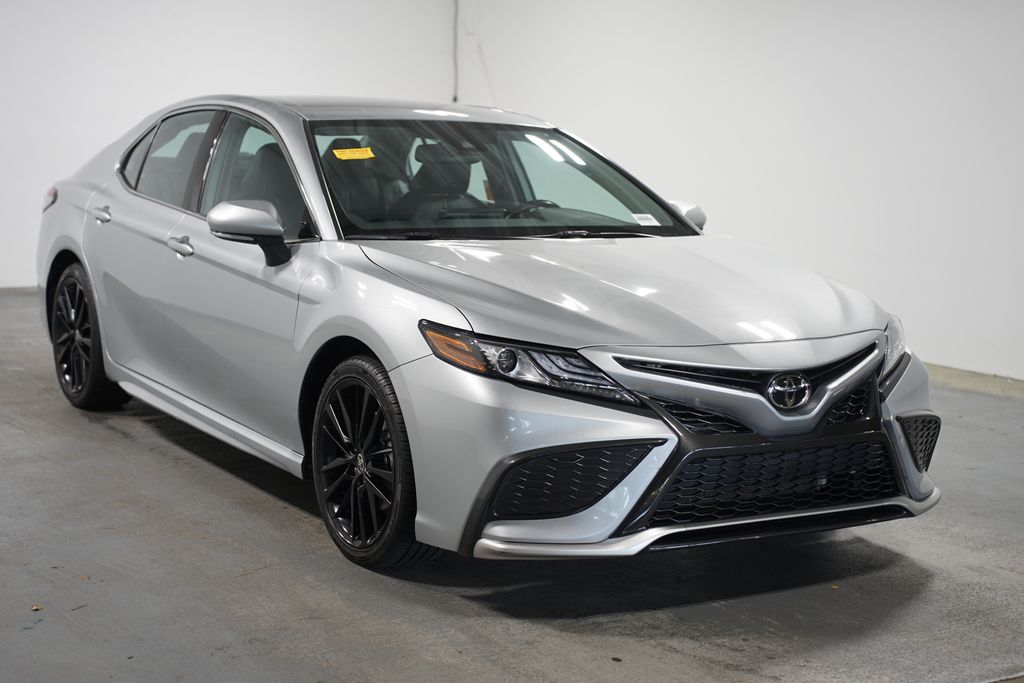 2023 Toyota Camry XSE 3