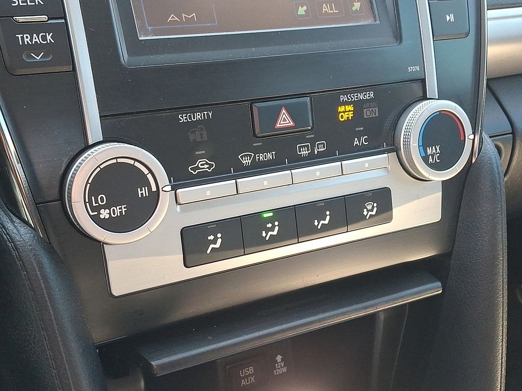 Thumbnail: 2013 Toyota Camry - 18