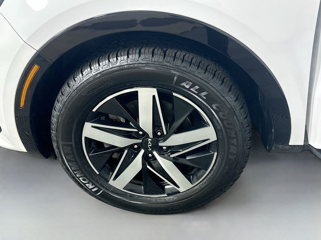 Thumbnail: 2023 Kia Sorento - 31