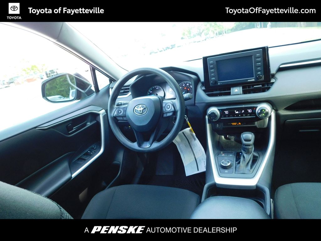 Thumbnail: 2021 Toyota RAV4 - 6