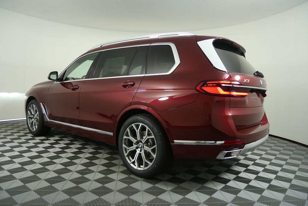 Thumbnail: 2026 BMW X7 - 5