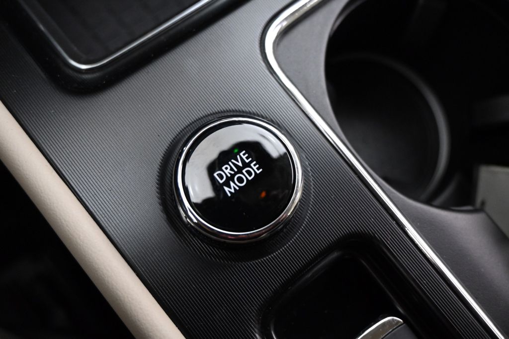 New 2026 Red Lincoln Premiere image 34