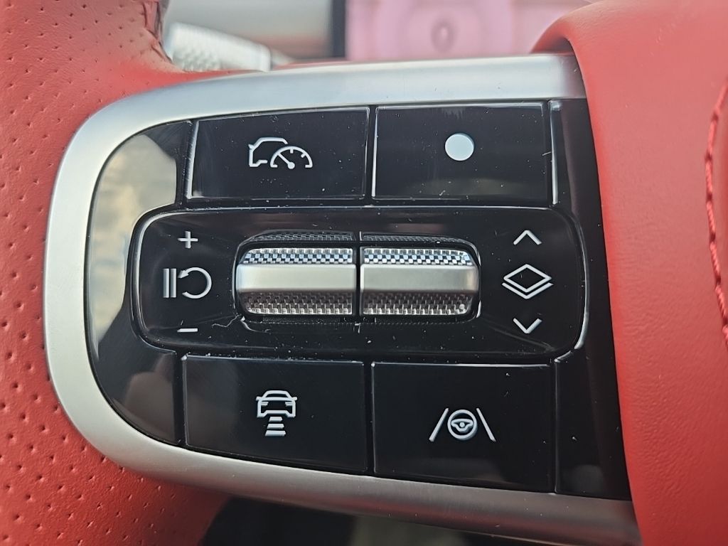 Thumbnail: 2025 Genesis GV80 - 32