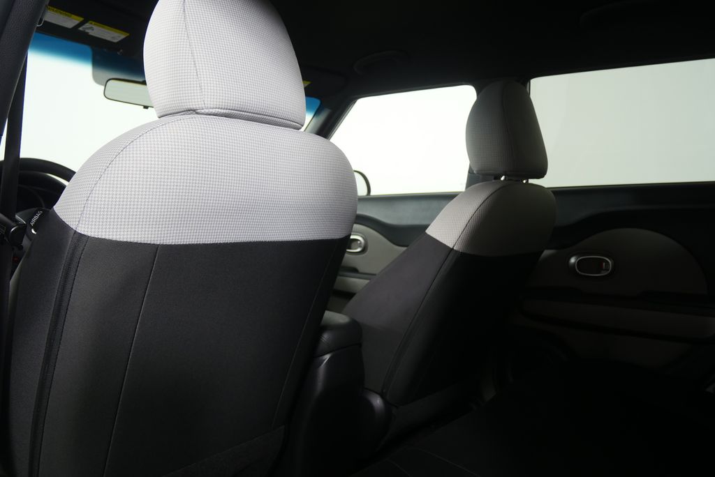 Thumbnail: 2015 Kia Soul - 15