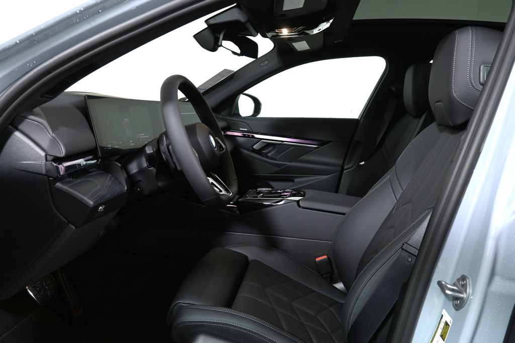 Thumbnail: 2026 BMW 5 Series - 3