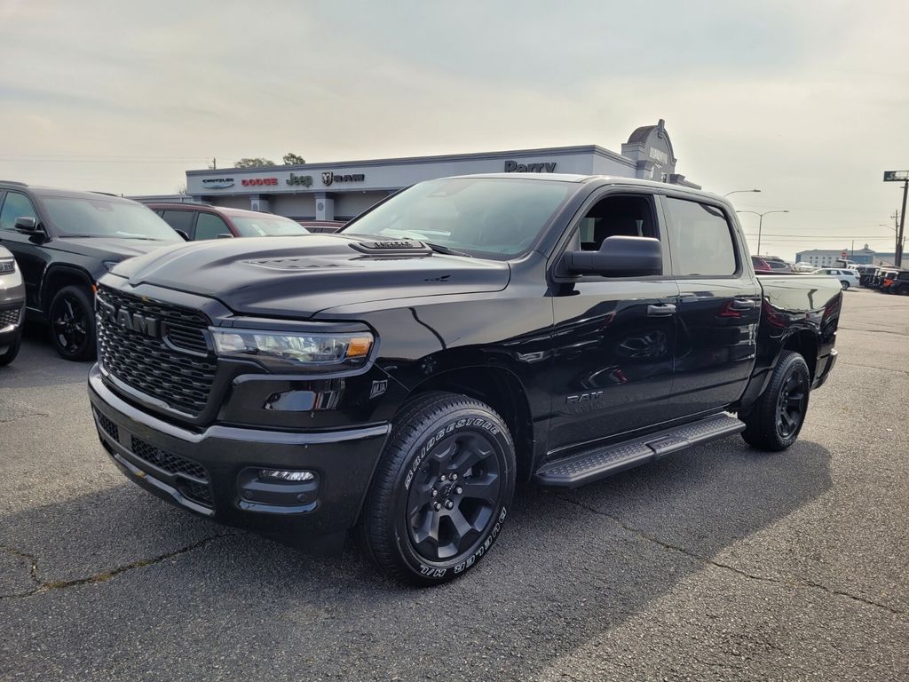 2026 RAM 1500 Express Crew Cab 4WD