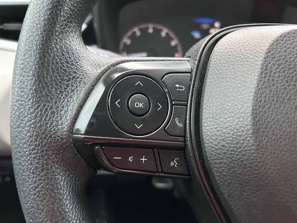 2023 Toyota Corolla LE 18