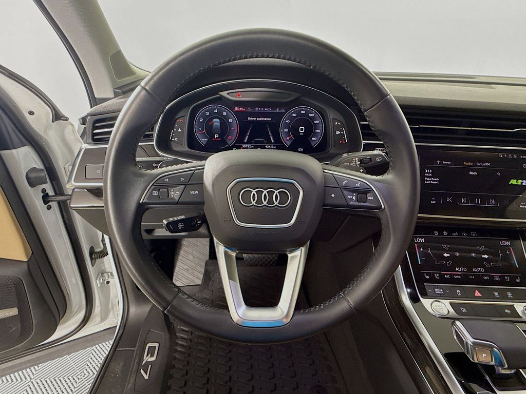Thumbnail: 2020 Audi Q7 - 11