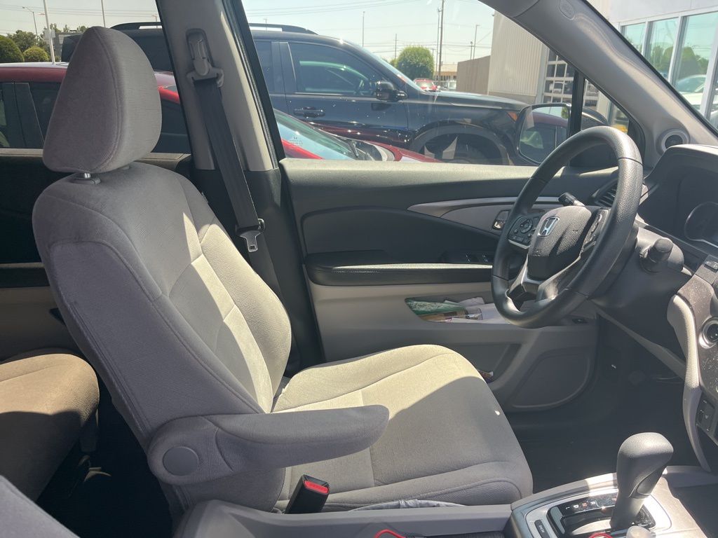 Thumbnail: 2019 Honda Pilot - 4