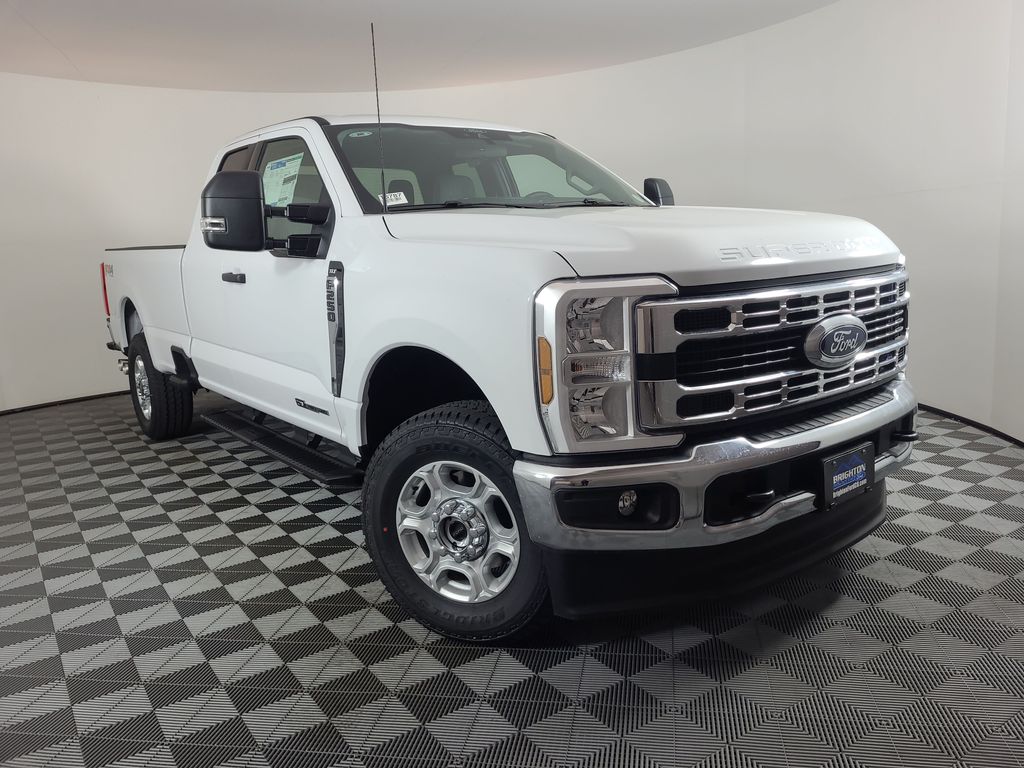 Oxford White 2026 Ford F-250 Super Duty Pickup Truck Four-Wheel Drive Automatic