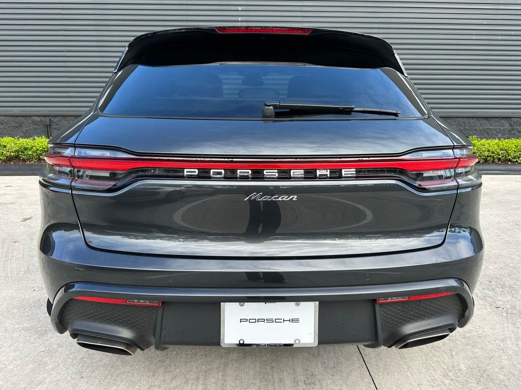 Thumbnail: 2022 Porsche Macan - 12