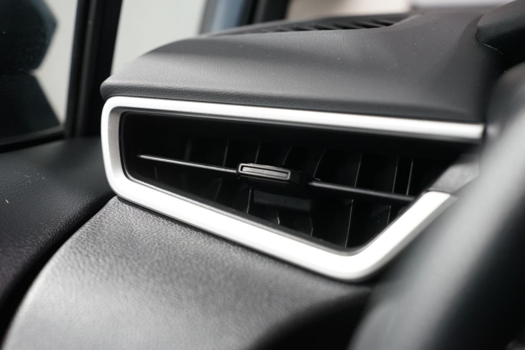 Thumbnail: 2025 Toyota Corolla - 20